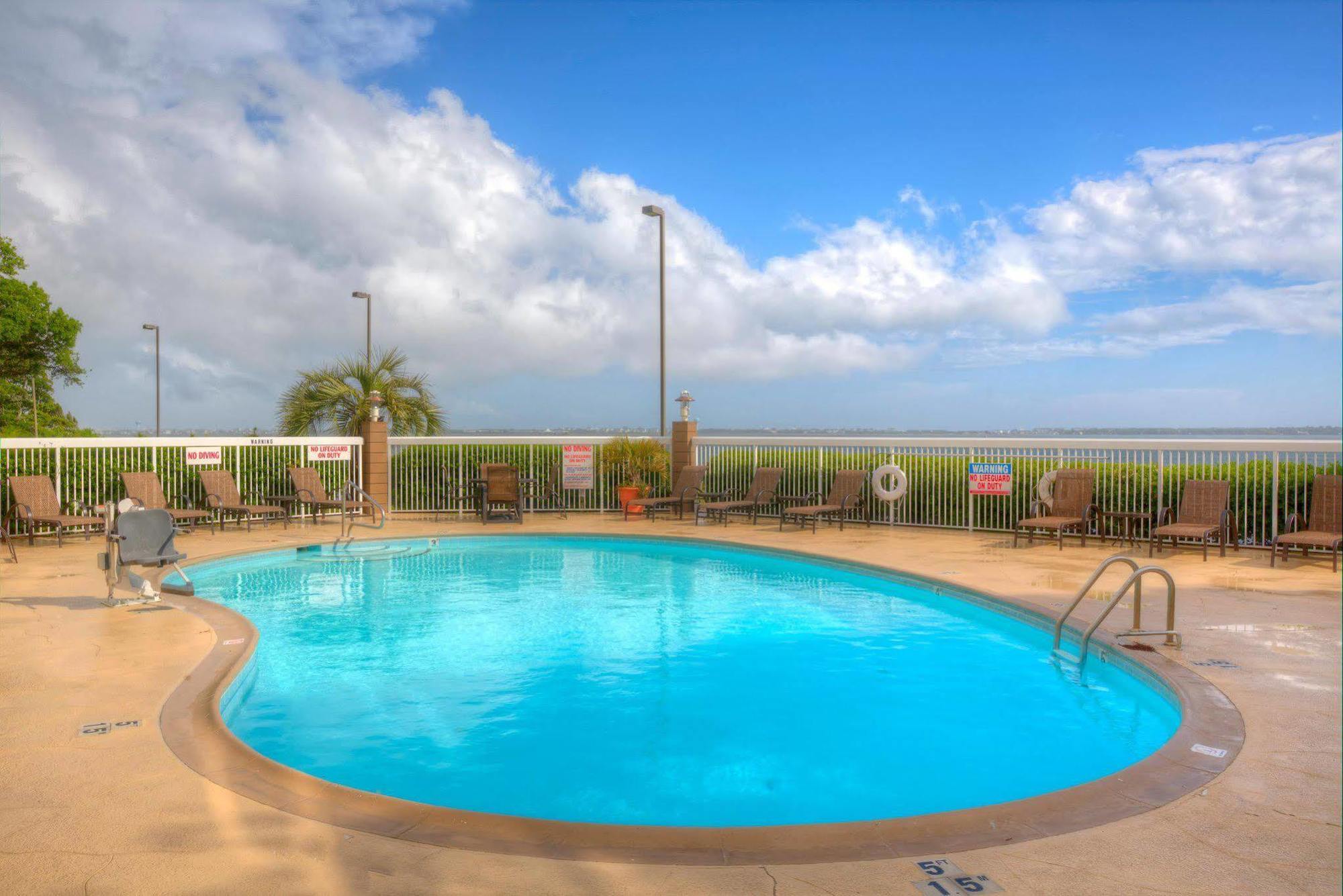 Hampton Inn Morehead City Buitenkant foto
